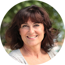 A portrait representing Mrs. J.T., a patient of Dan Nguyen Ophthalmologist, who underwent cataract eye surgery