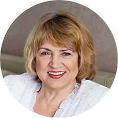 A portrait representing Mrs. M.F., a patient of Dan Nguyen Ophthalmologist, who underwent cataract eye surgery