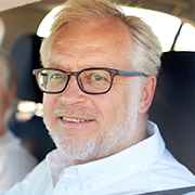 Who we help-Premium cataract-Dan-Nguyen-Nguyen-Vision-Wrexham-new