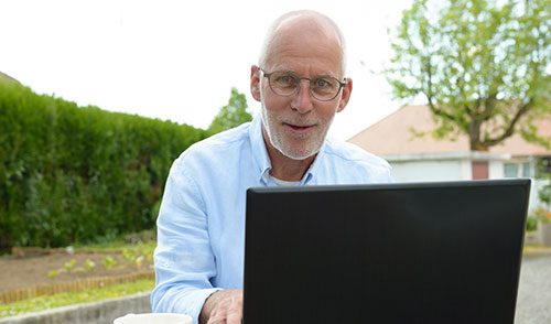 How-it-work-Lens-replacement-step-1-dan-nguyen-nguyen-vision-ltd-wrexham-v2