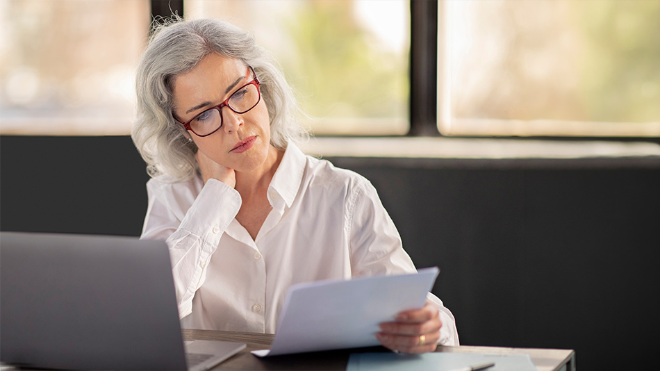 Does-cataract-surgery-hurt-Dan-Nguyen-Nguyen-Vision-Wrexham